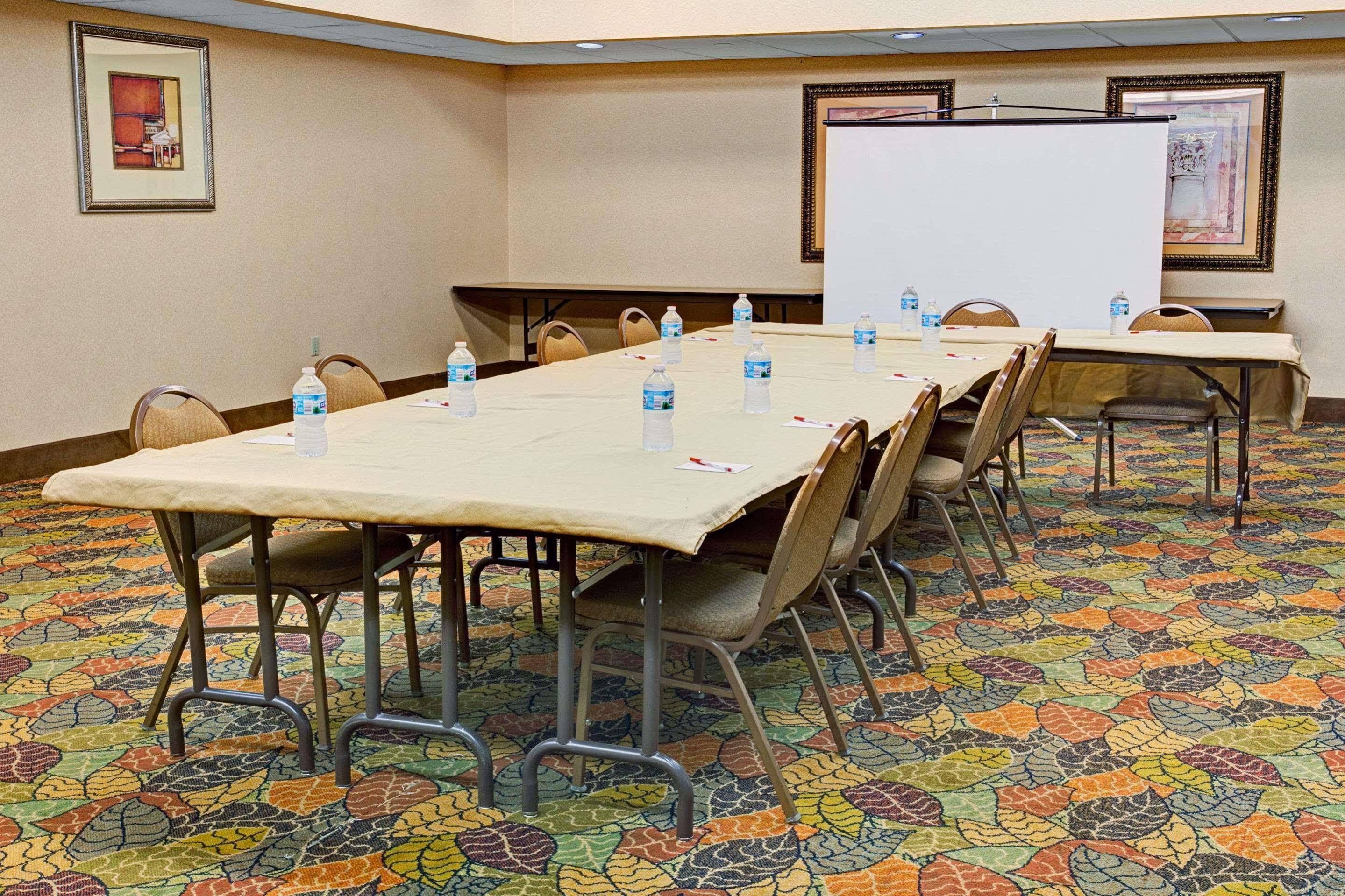 Holiday Inn Indianapolis - Airport Area N By Ihg Extérieur photo